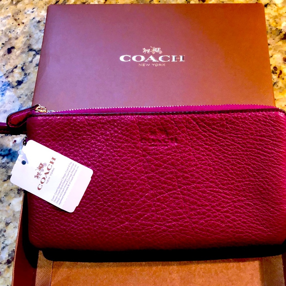 Coach clutch